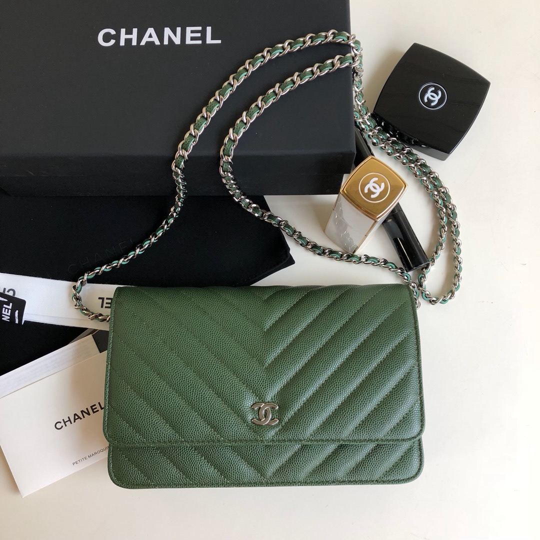 CHANEL 샤넬  WOC 쉐브론