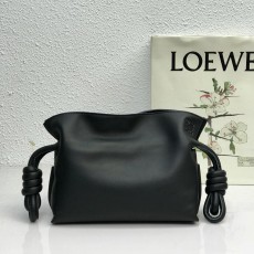 LOEWE 로에베 나파 카프 스킨 플라멩코 클러치