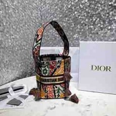 DIOR 디올