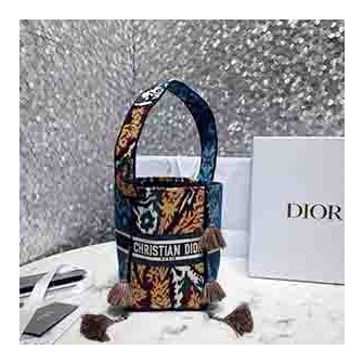 DIOR 디올