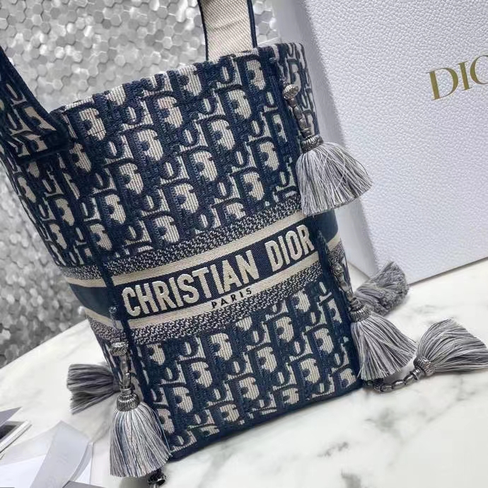 DIOR 디올