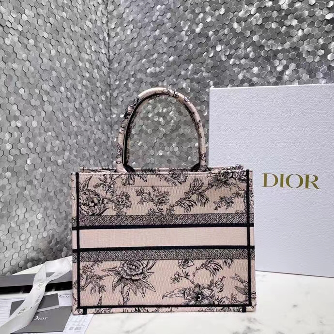 DIOR 디올