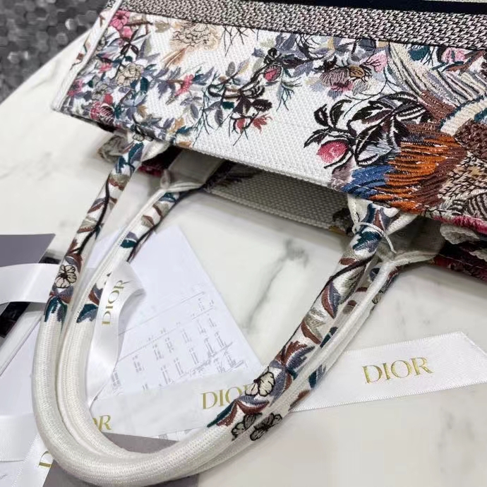 DIOR 디올