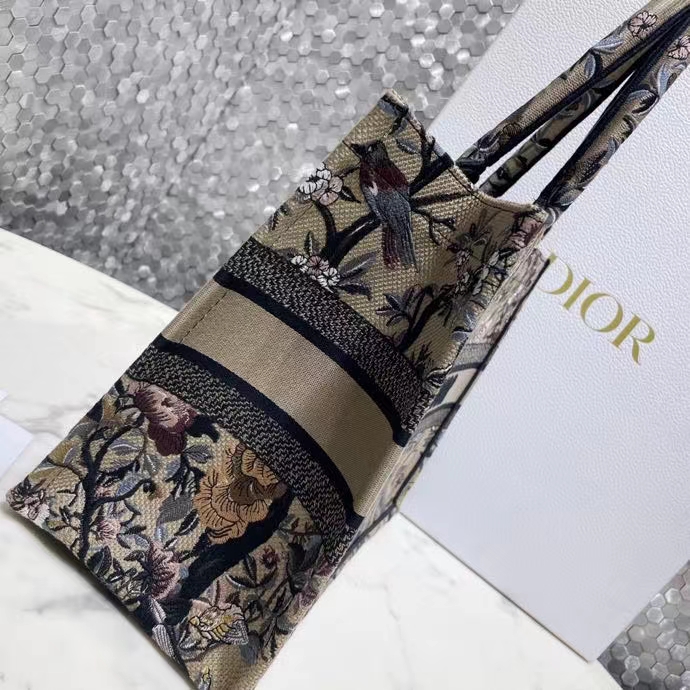 DIOR 디올