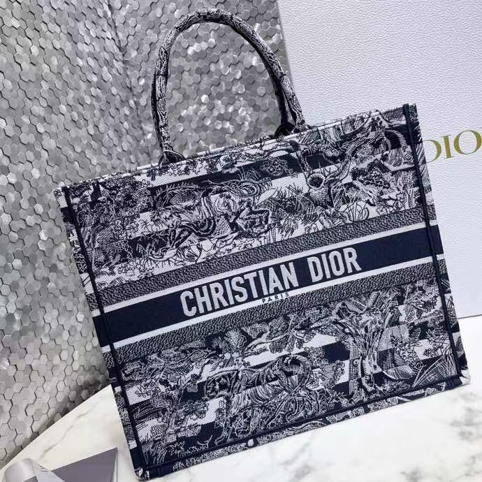 DIOR 디올