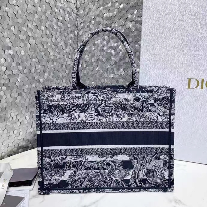 DIOR 디올