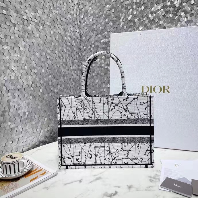 DIOR 디올