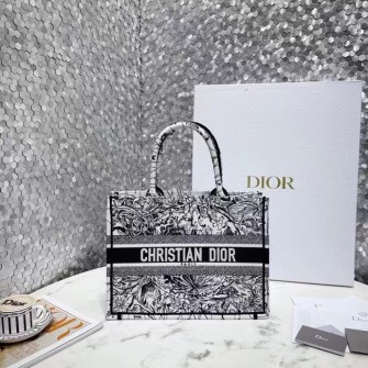 DIOR 디올