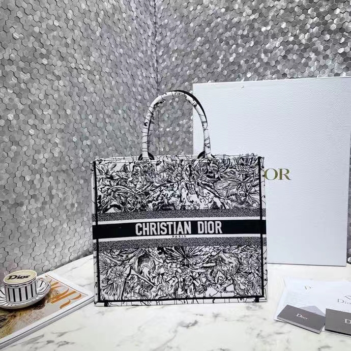 DIOR 디올