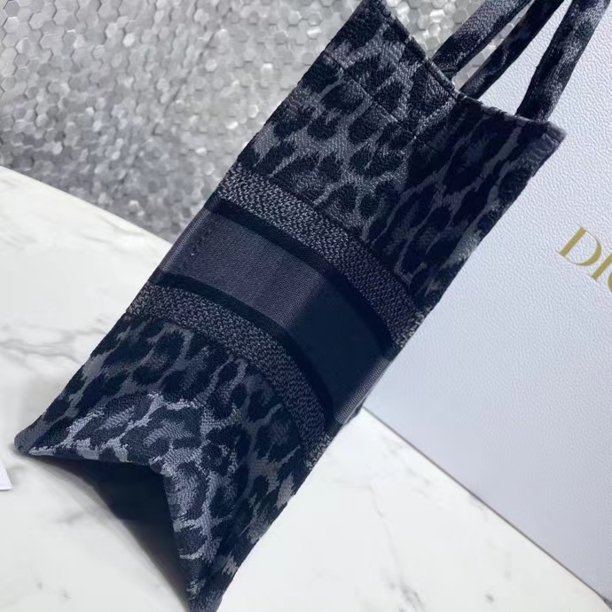 DIOR 디올