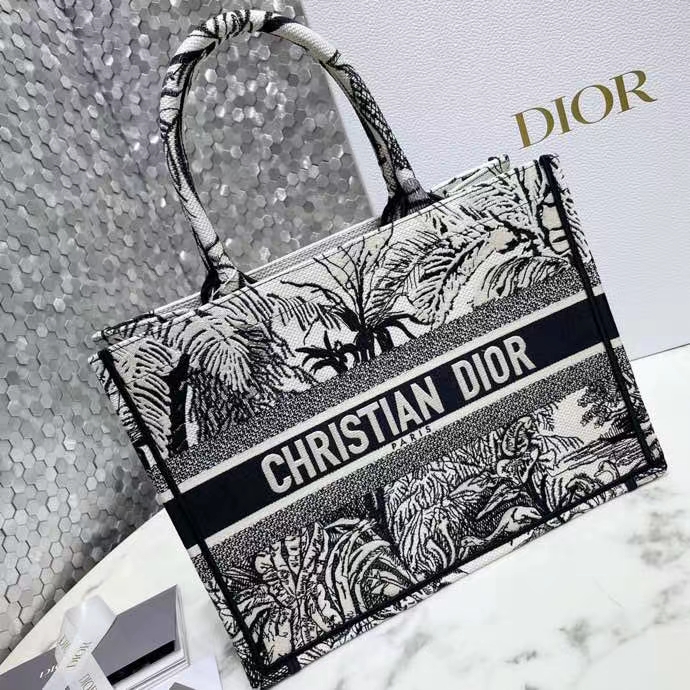 DIOR 디올