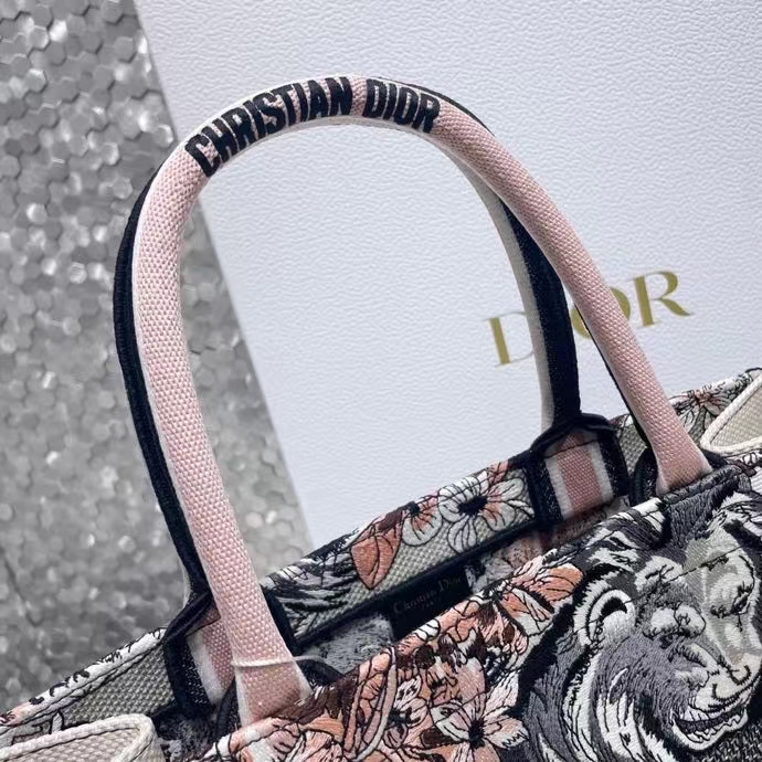 DIOR 디올