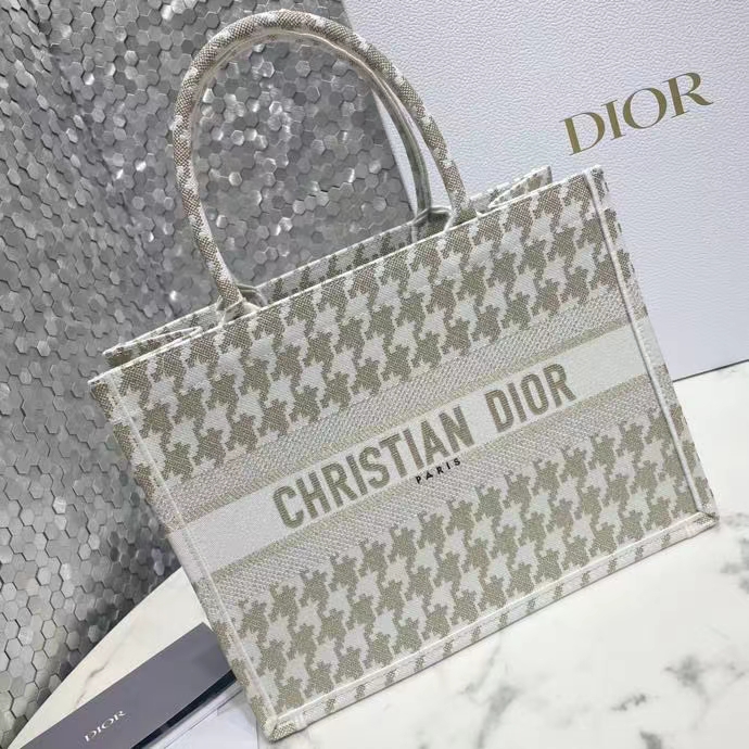 DIOR 디올