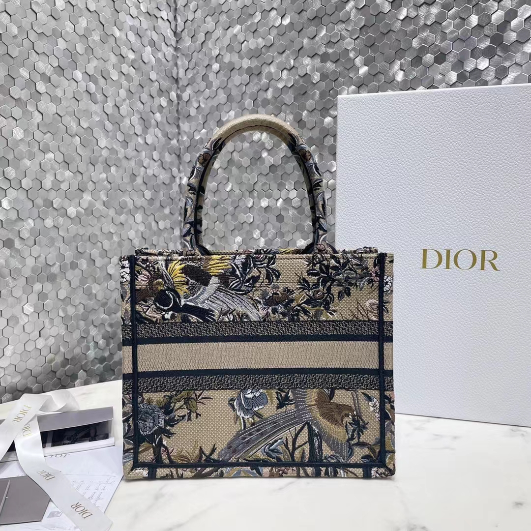 DIOR 디올