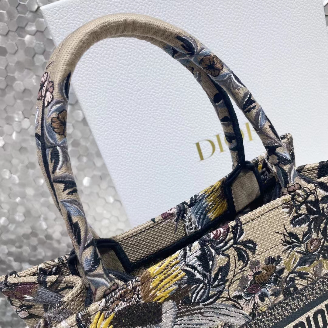 DIOR 디올