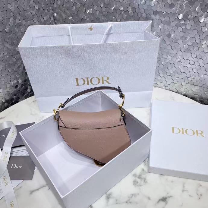 DIOR 디올