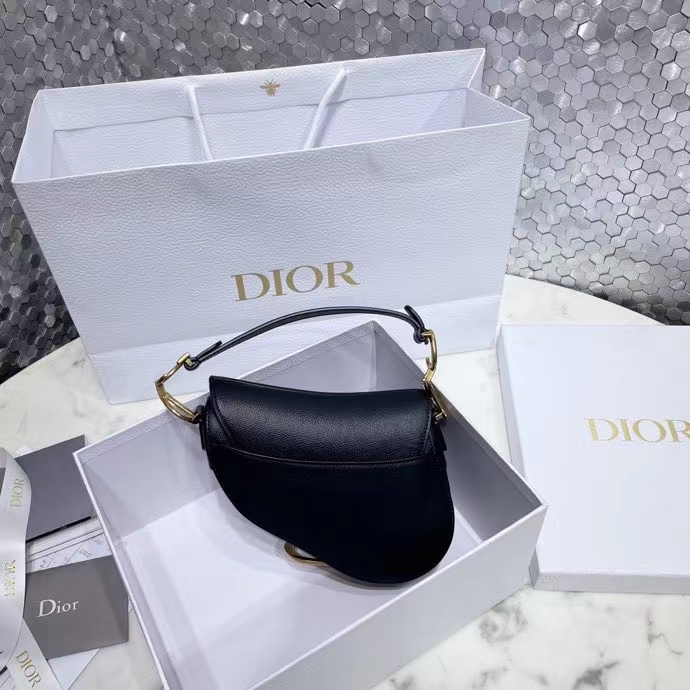 DIOR 디올