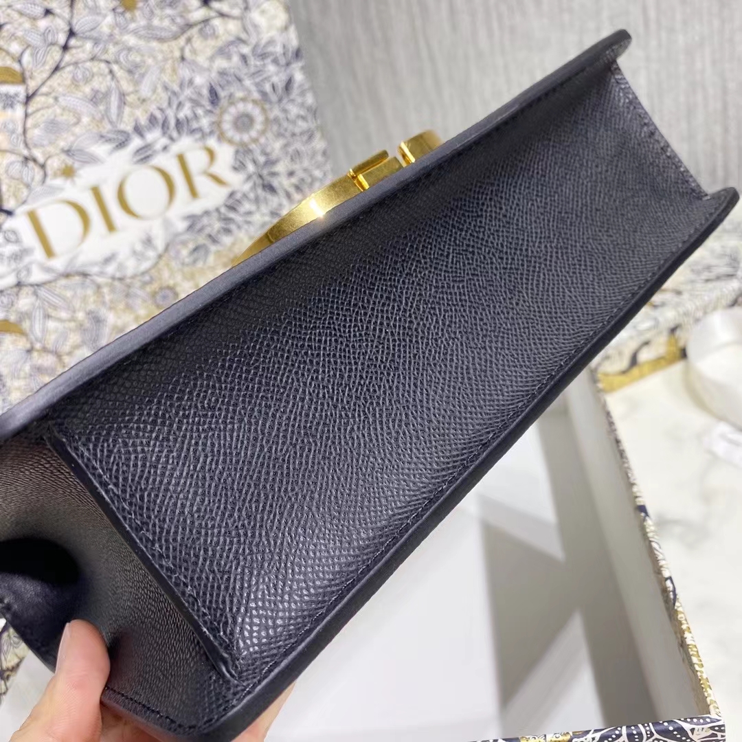 DIOR 디올