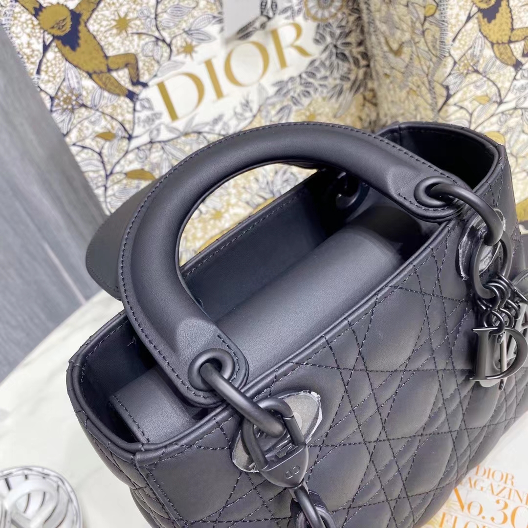 DIOR 디올