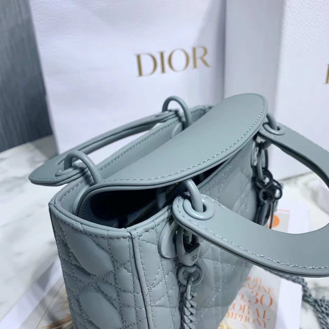 DIOR 디올