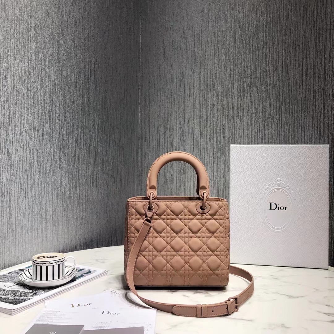 DIOR 디올