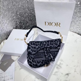 DIOR 디올