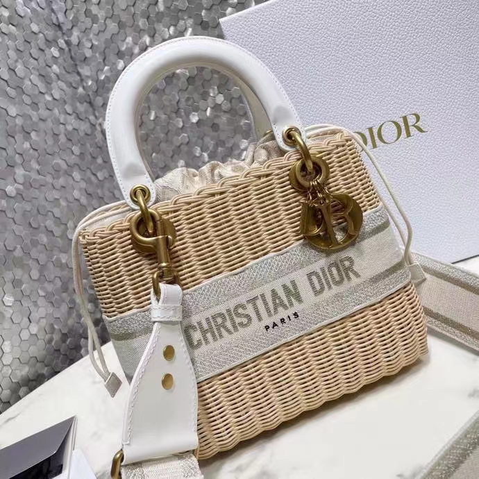 DIOR 디올