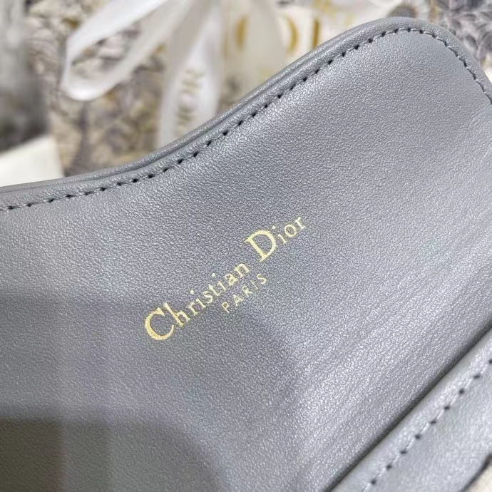 DIOR 디올