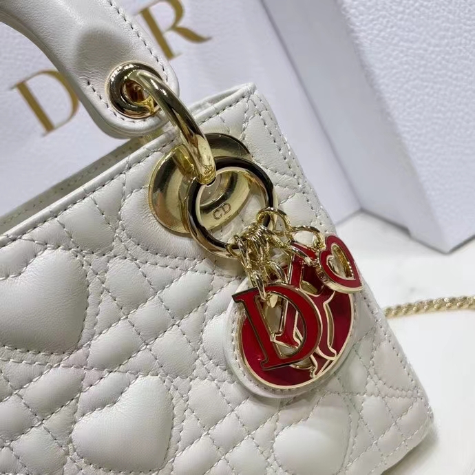 DIOR 디올