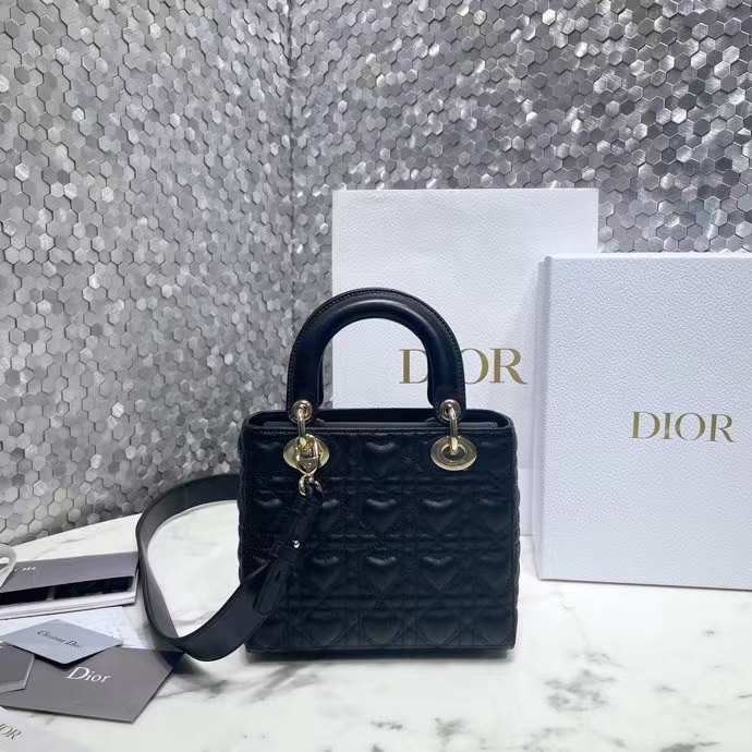 DIOR 디올