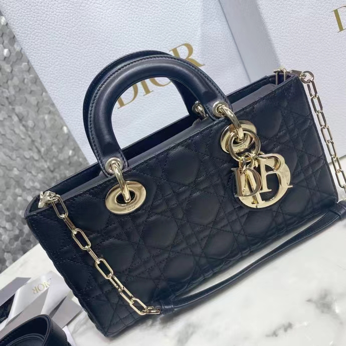 DIOR 디올