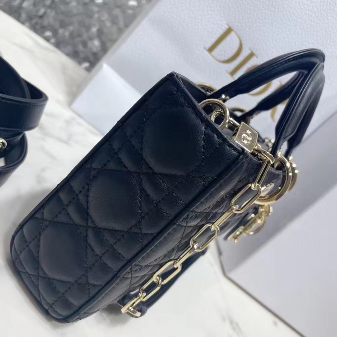 DIOR 디올