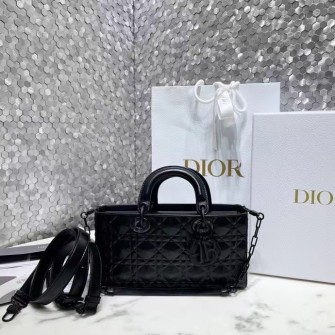 DIOR 디올