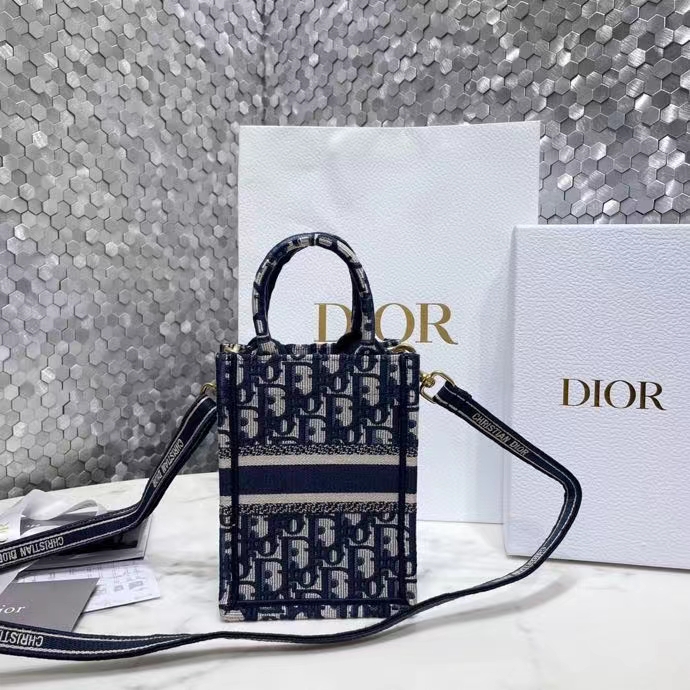 DIOR 디올