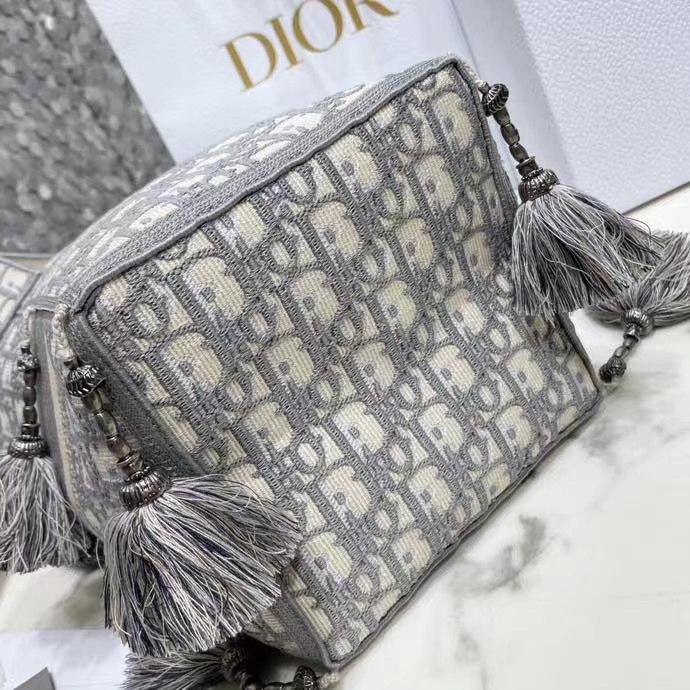 DIOR 디올