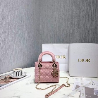 DIOR 디올