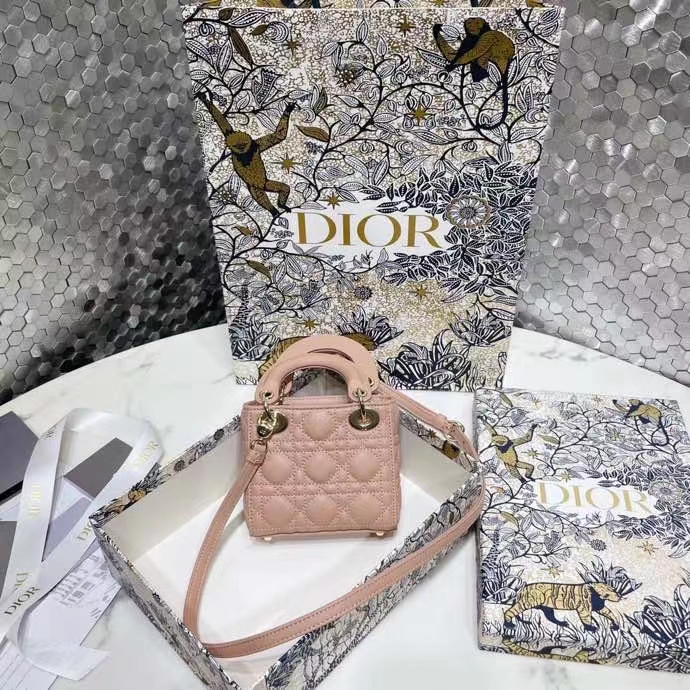 DIOR 디올