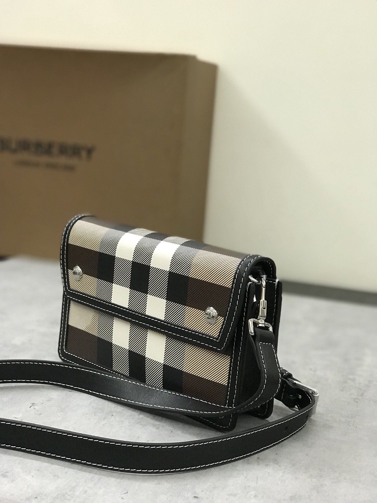 버버리[BURBERRY]