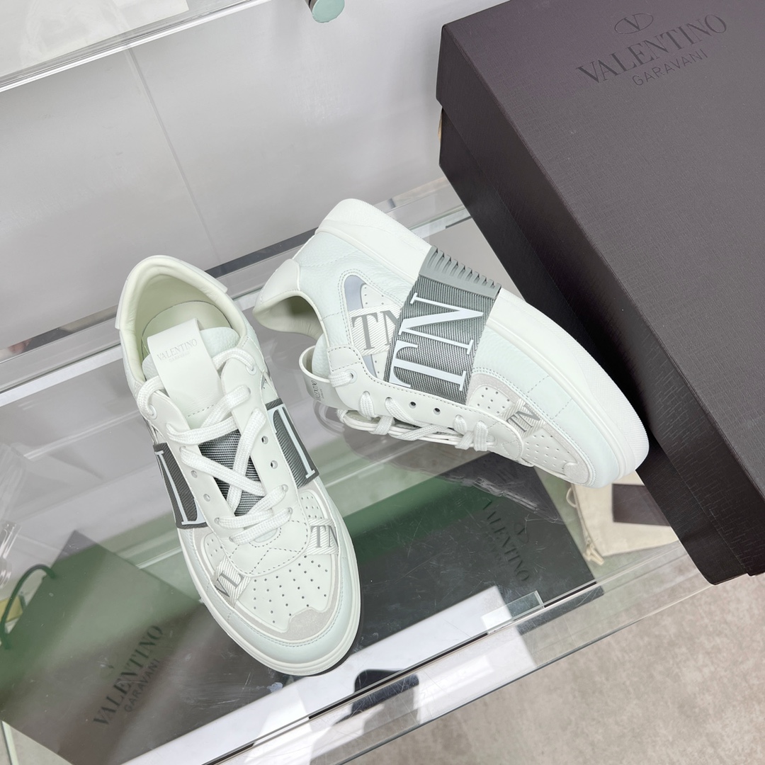 발렌티노 [VALENTINO]