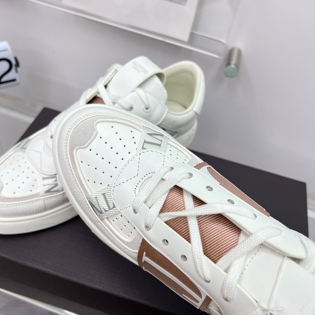 발렌티노 [VALENTINO]