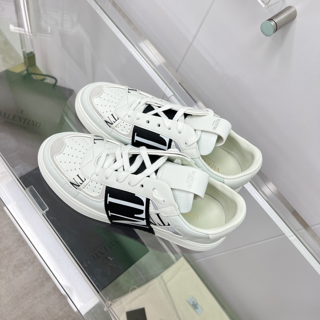 발렌티노 [VALENTINO]