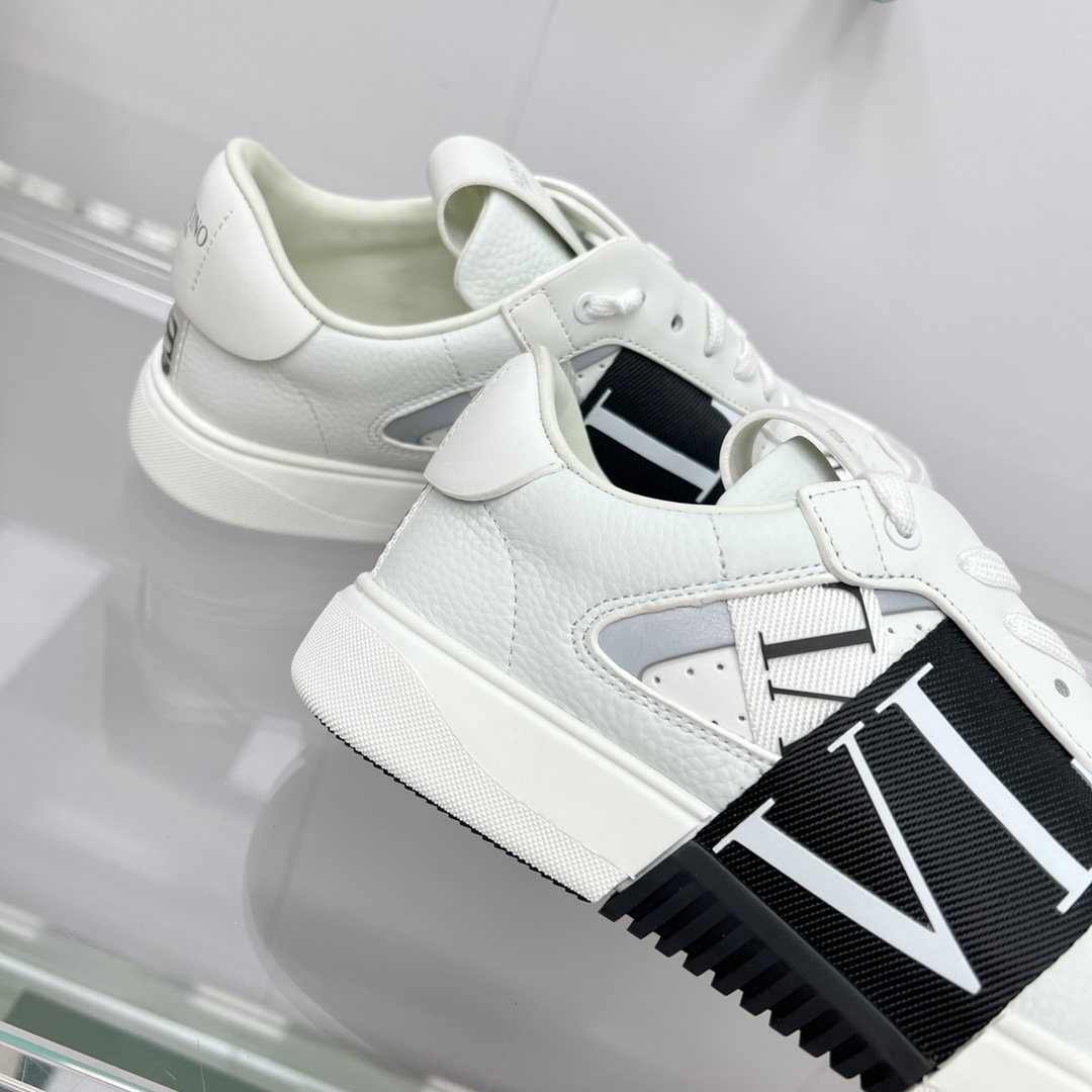 발렌티노 [VALENTINO]