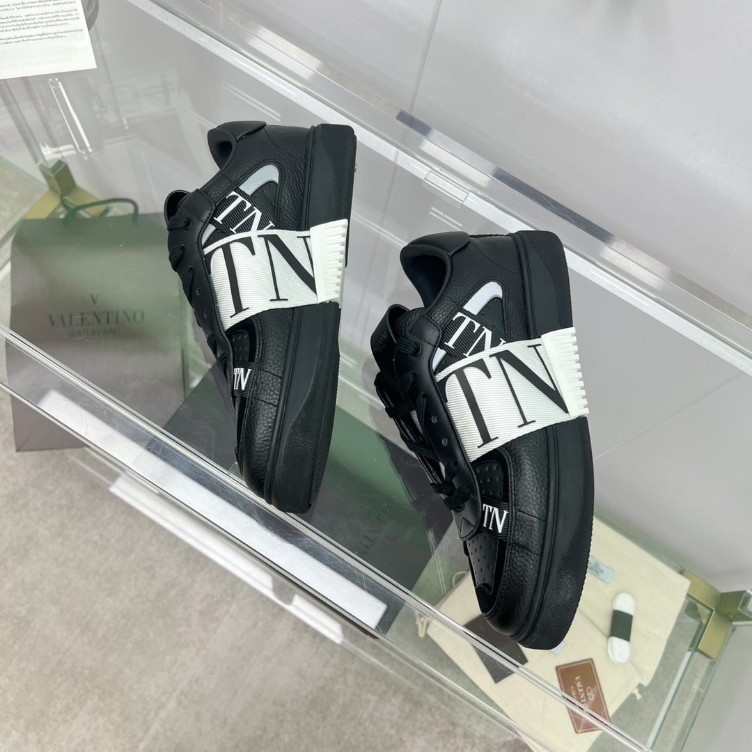 발렌티노 [VALENTINO]