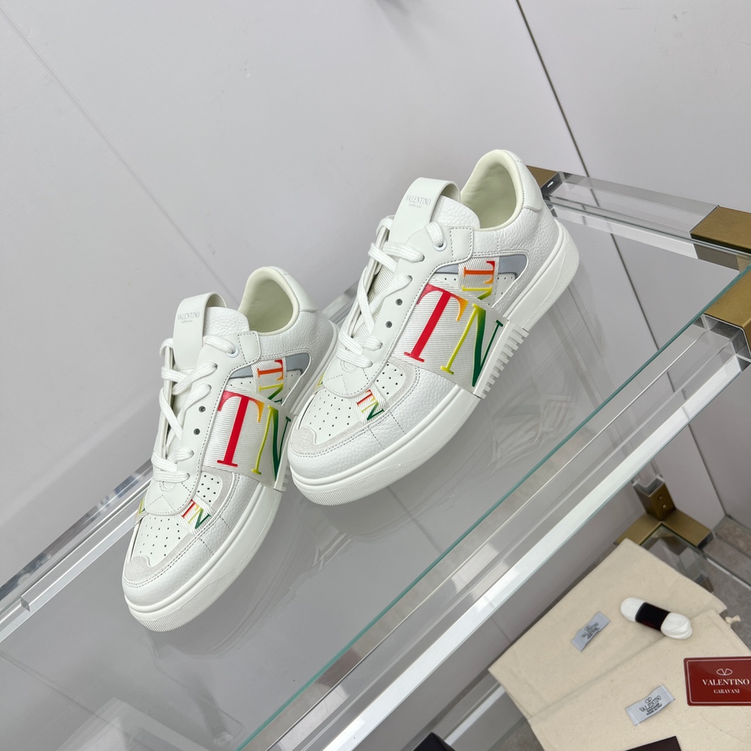 발렌티노 [VALENTINO]