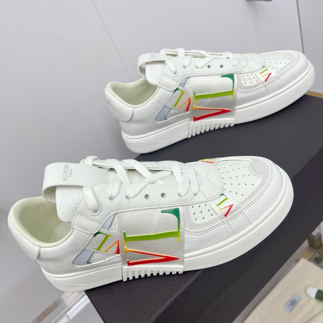 발렌티노 [VALENTINO]