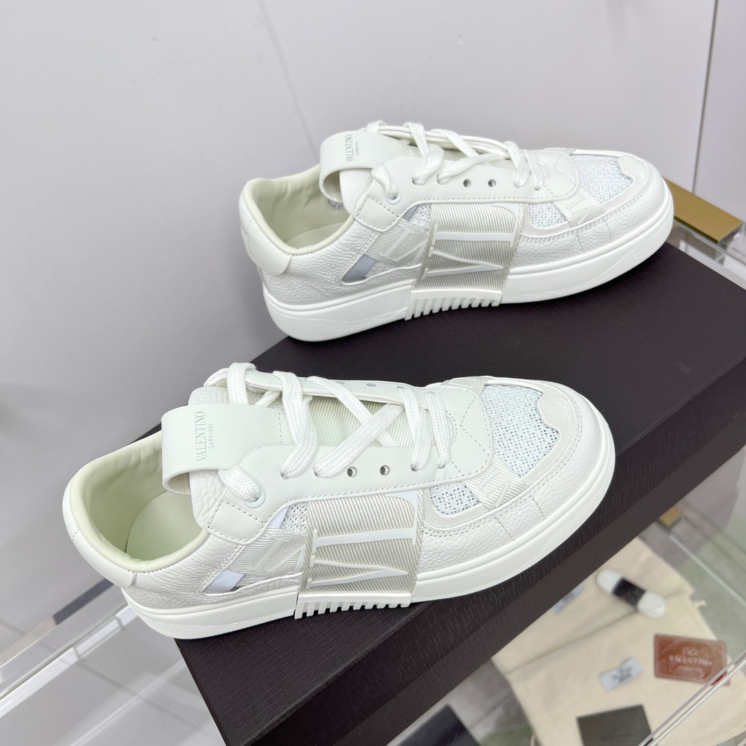 발렌티노 [VALENTINO]