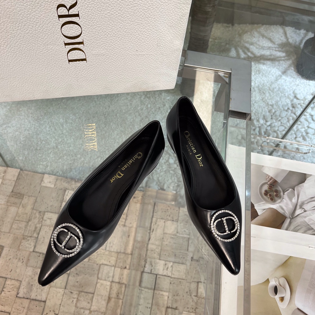 디올 [DIOR]