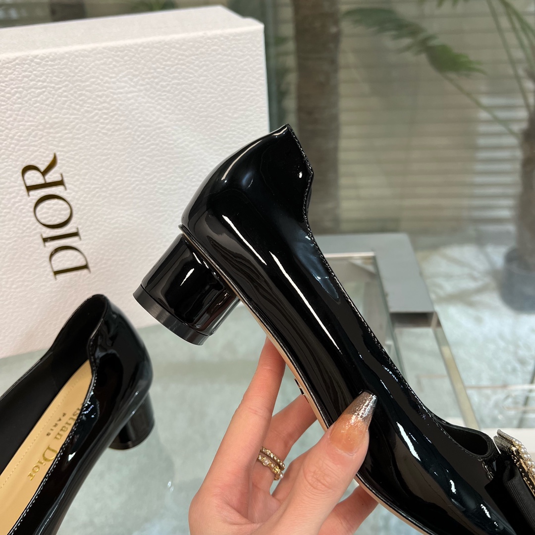 디올 [DIOR]