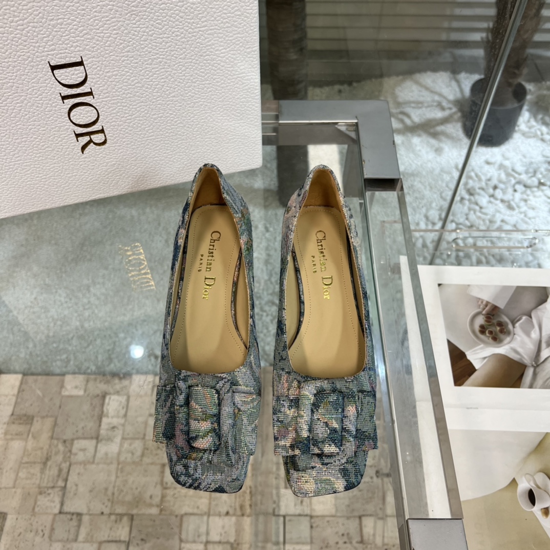 디올 [DIOR]