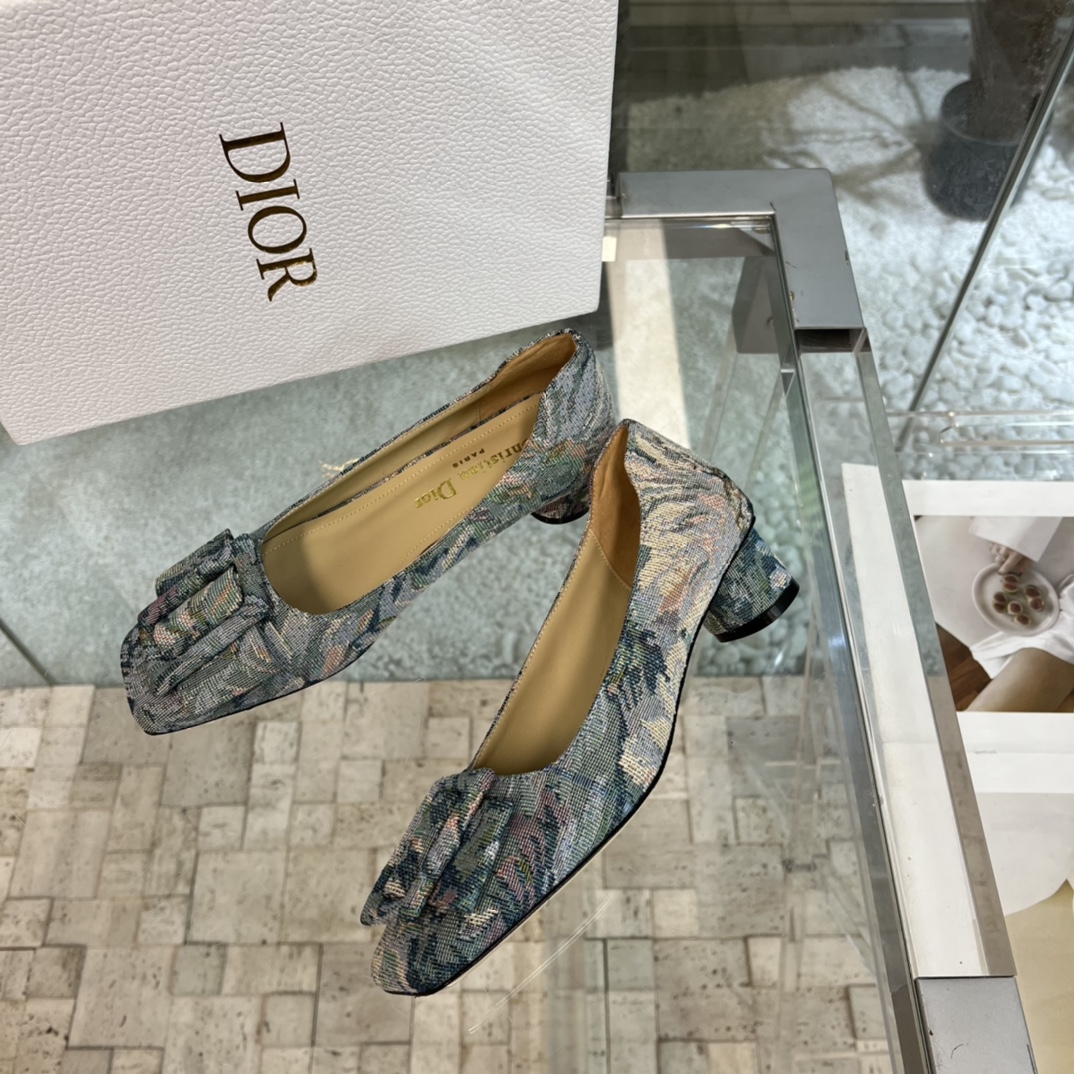 디올 [DIOR]